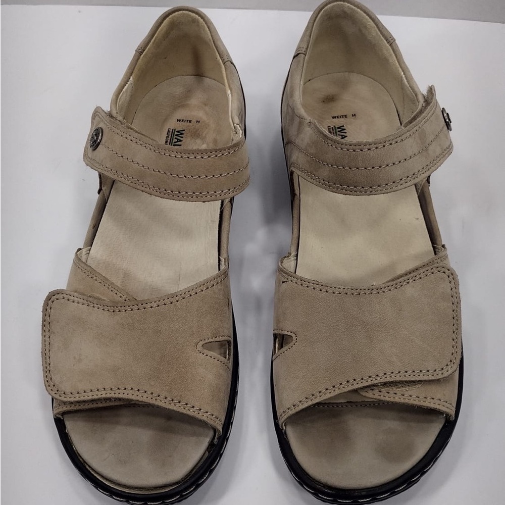 WaldlauferTan Women's Sandals size 7.5 pre owned Exellent condition